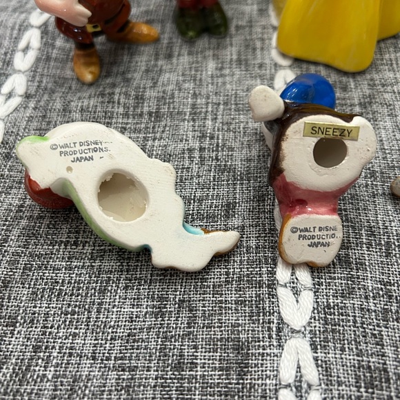 Vintage Walt Disney Productions Snow White & 7 Dwarfs - Picture 2 of 3